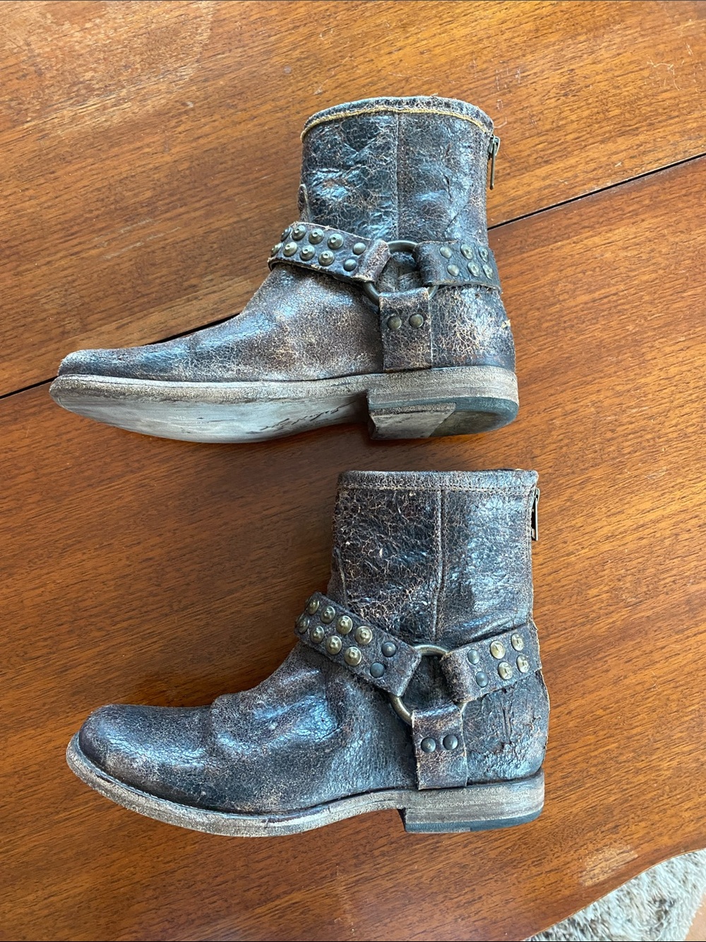 FRYE Studded Brown Leather Ankle Boots - Picture 3 of 11